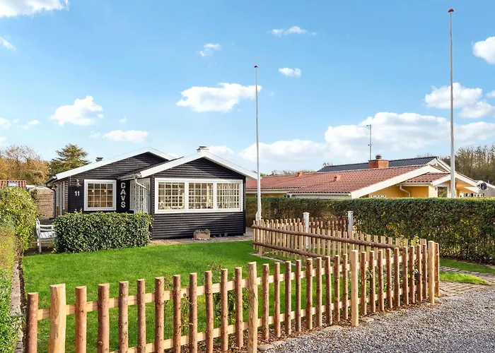 Gorgeous In With Kitchen Holiday home