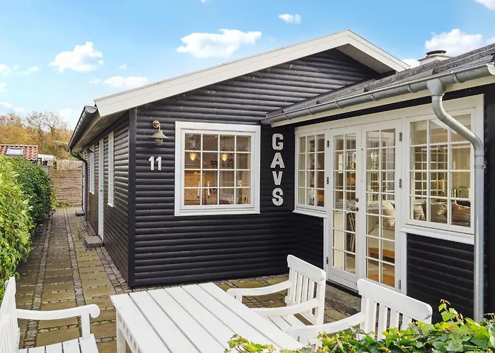 Holiday home Gorgeous In With Kitchen