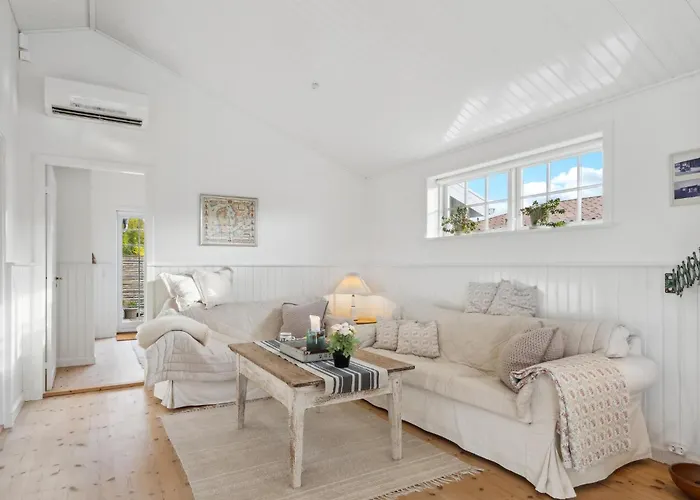 Gorgeous In With Kitchen Assens