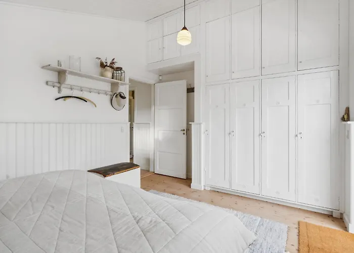 Gorgeous In With Kitchen Holiday home