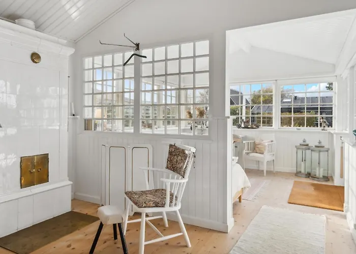 Gorgeous In With Kitchen Assens