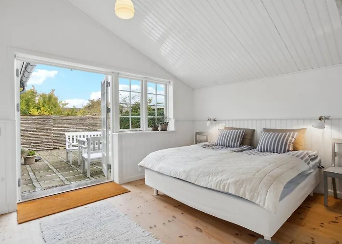 Holiday home Gorgeous In With Kitchen